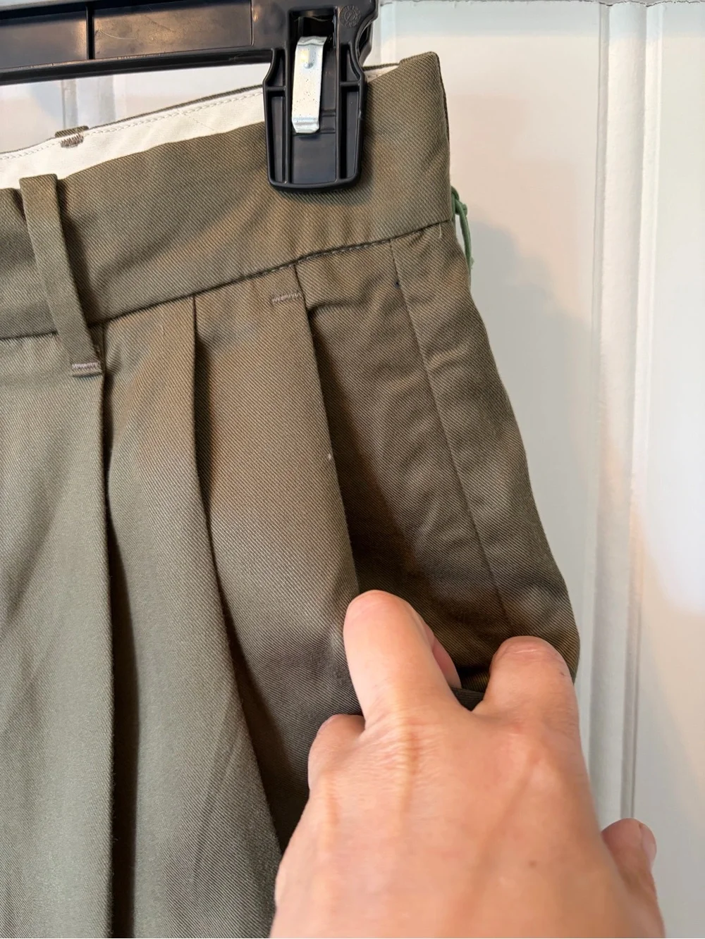 NWT AE77 Premium Pleated Trouser Pant Olive Size 4 Regular - Picture 6 of 16